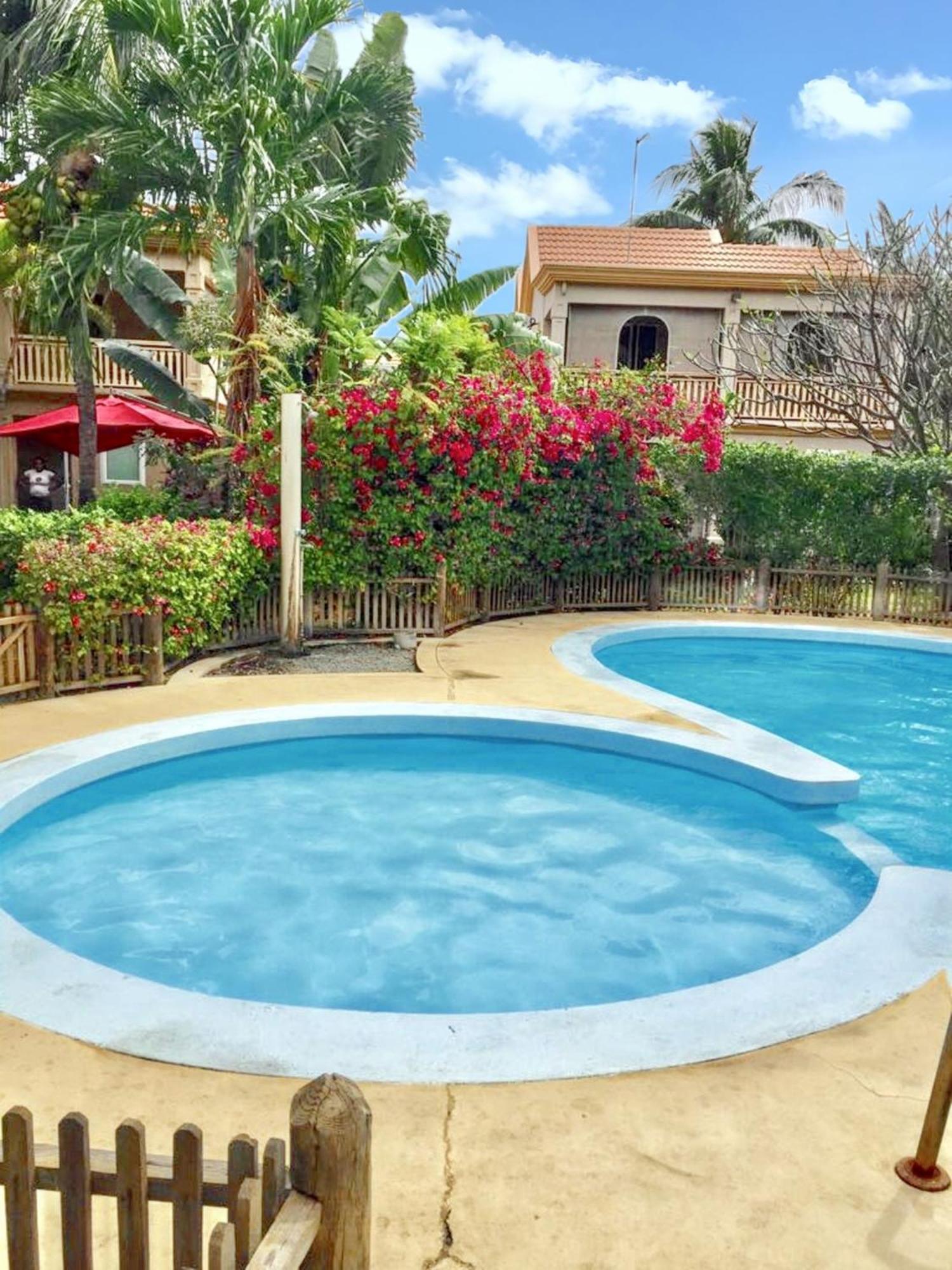 Spacious Flic En Flac Retreat with Shared Pool Exterior photo
